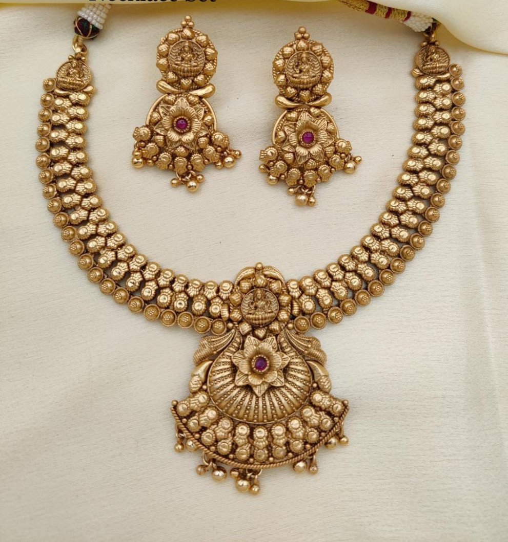 Antique Finish Neckset