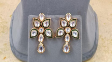 Load image into Gallery viewer, Kundan Choker set
