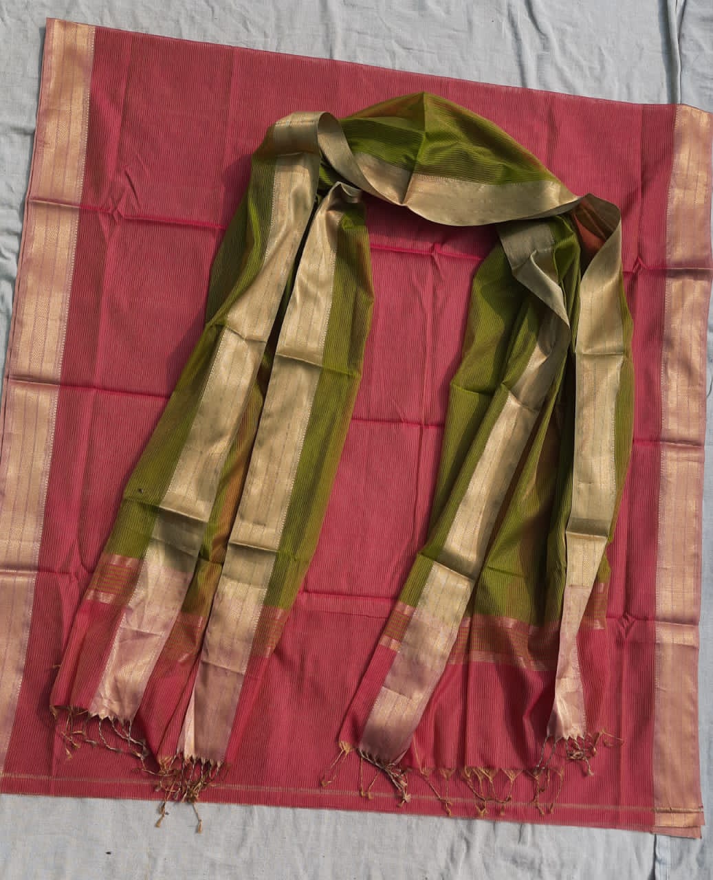 Silk cotton Plain Top and Dupatta with golden Zari border