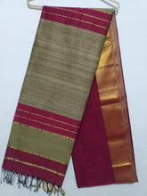 Load image into Gallery viewer, Pure Handloom plain silk cotton saree with Zari border and Pallu
