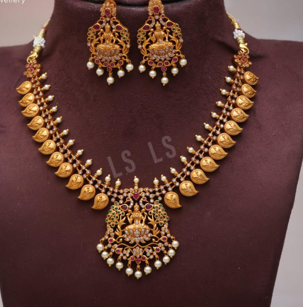 Lakshmi Neckset