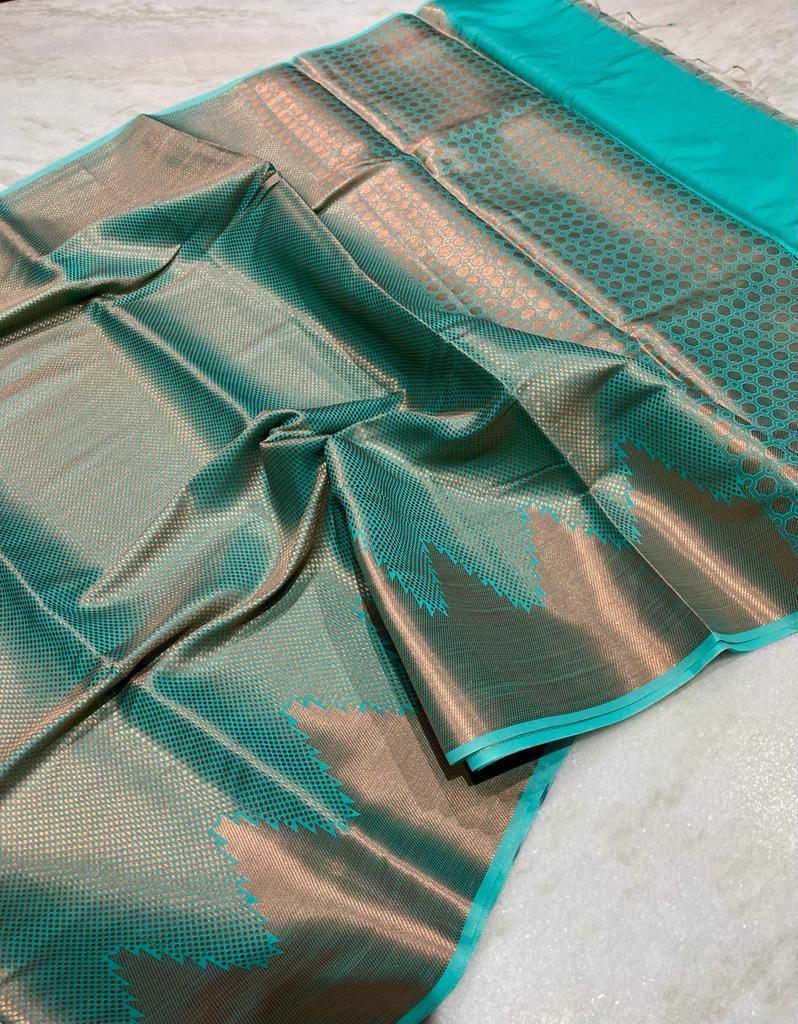 Copper Zari Tanchoi Silk Saree