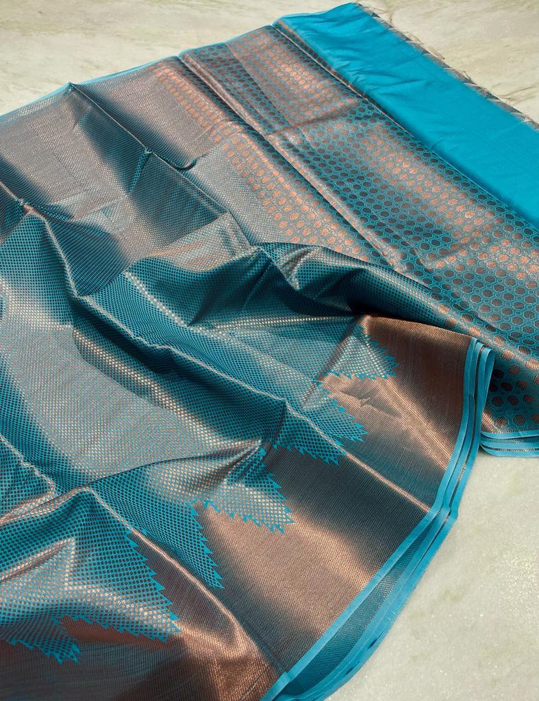 Copper Zari Tanchoi Silk Saree